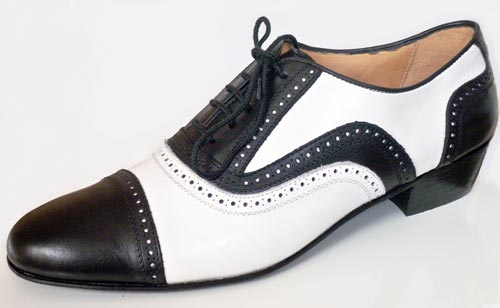 scarpe di tango bianco e nere